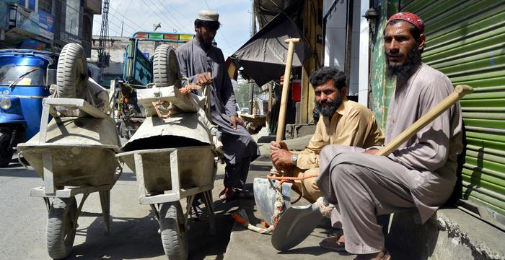 بکھرتے خواب، ٹوٹتی امیدیں